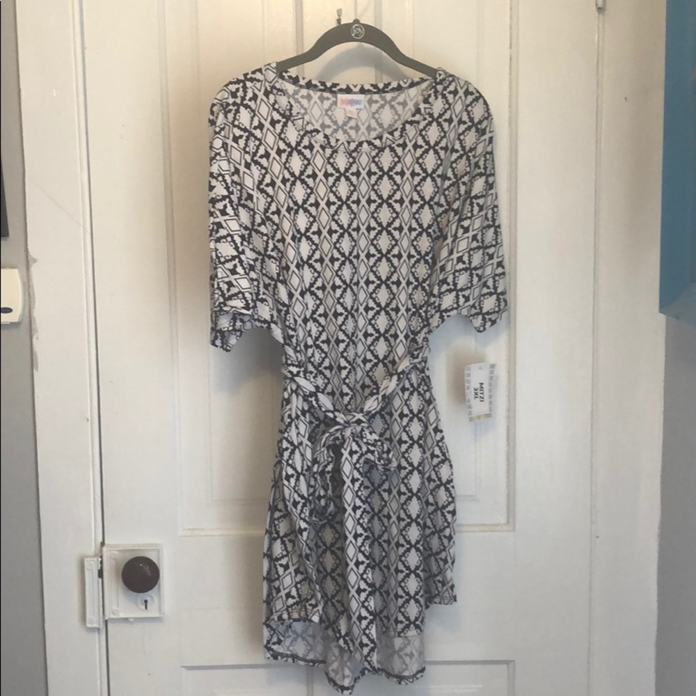 NWT Lularoe Mitzi Top
